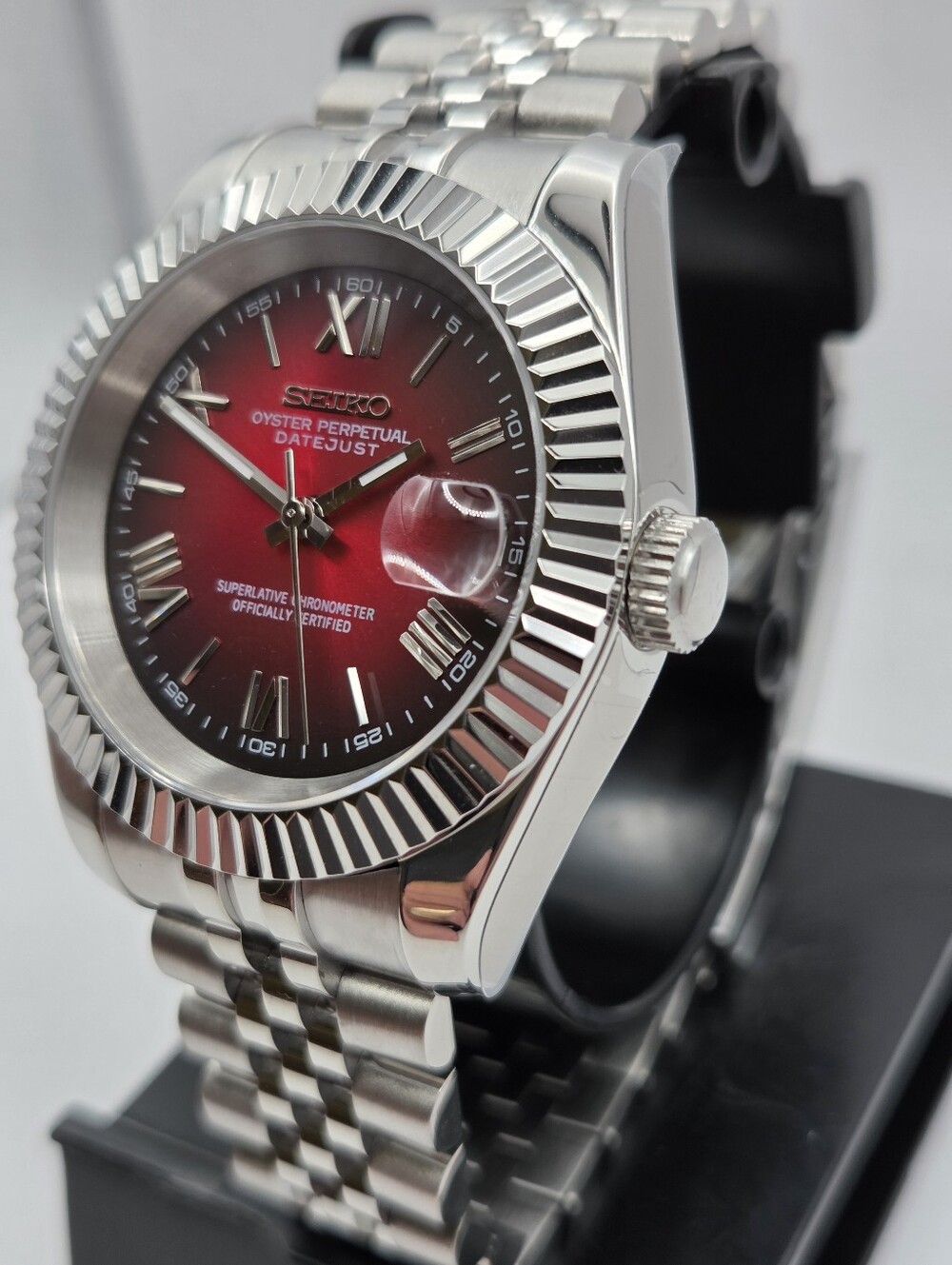 New 39mm SeikoMod Automatic Watch Red Gradient  Dial